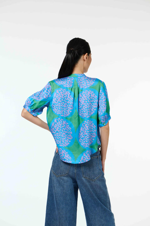 Daniela Top- Kuih Bom Grass Roots