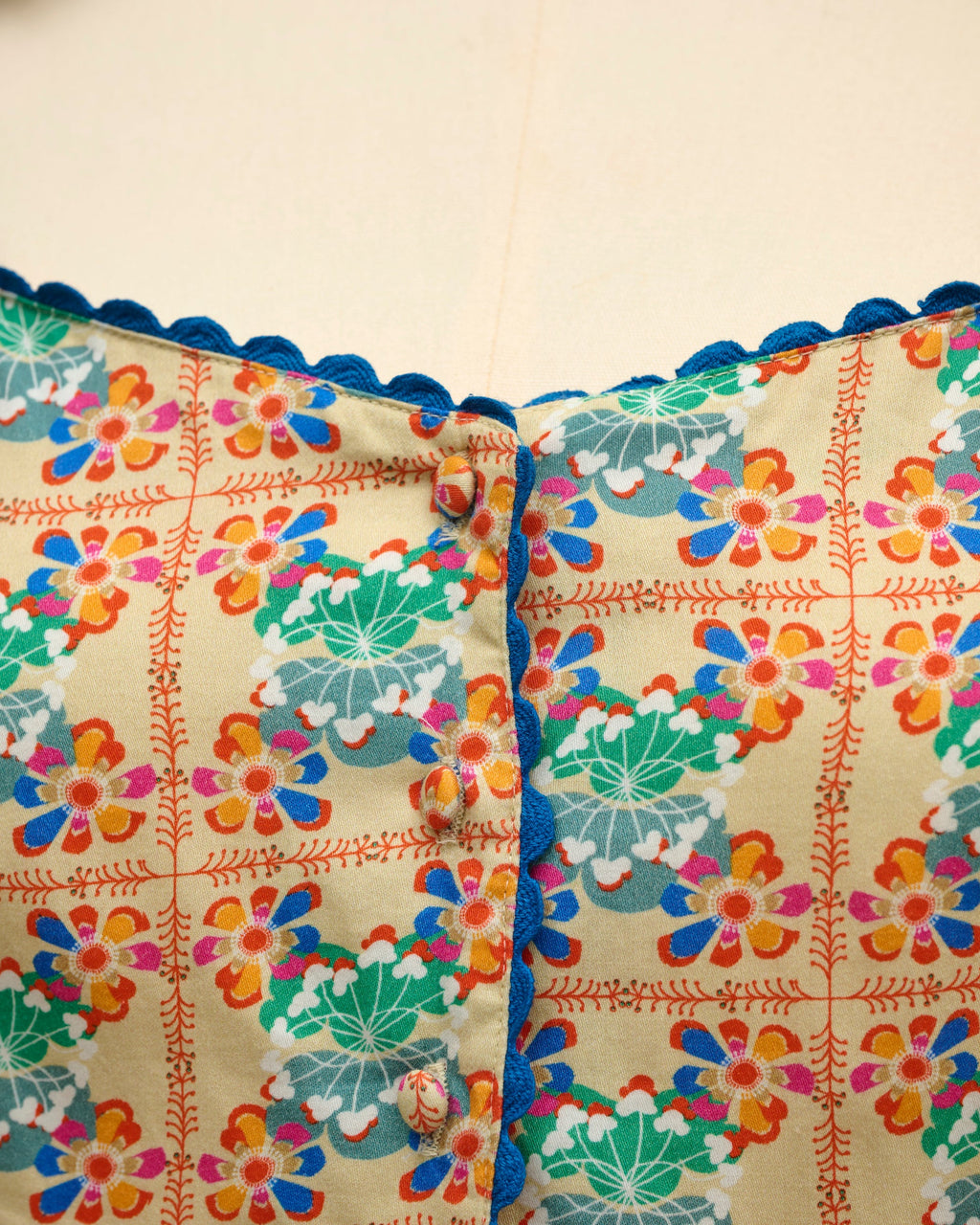 Farah's Bestest Dress - Bunga Raya Tiles Peach – Nala International