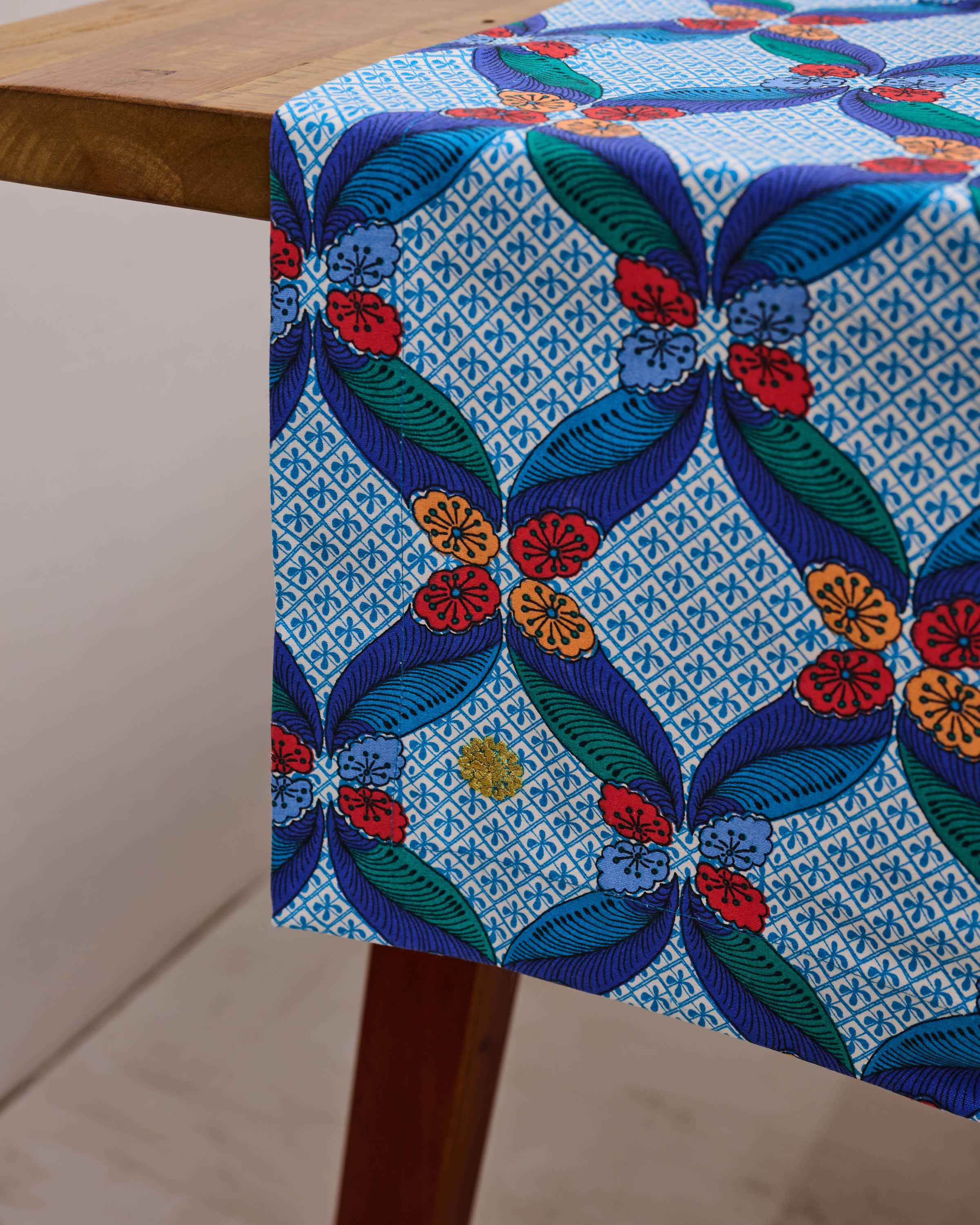 Table Runner - Seal The Deal Blue