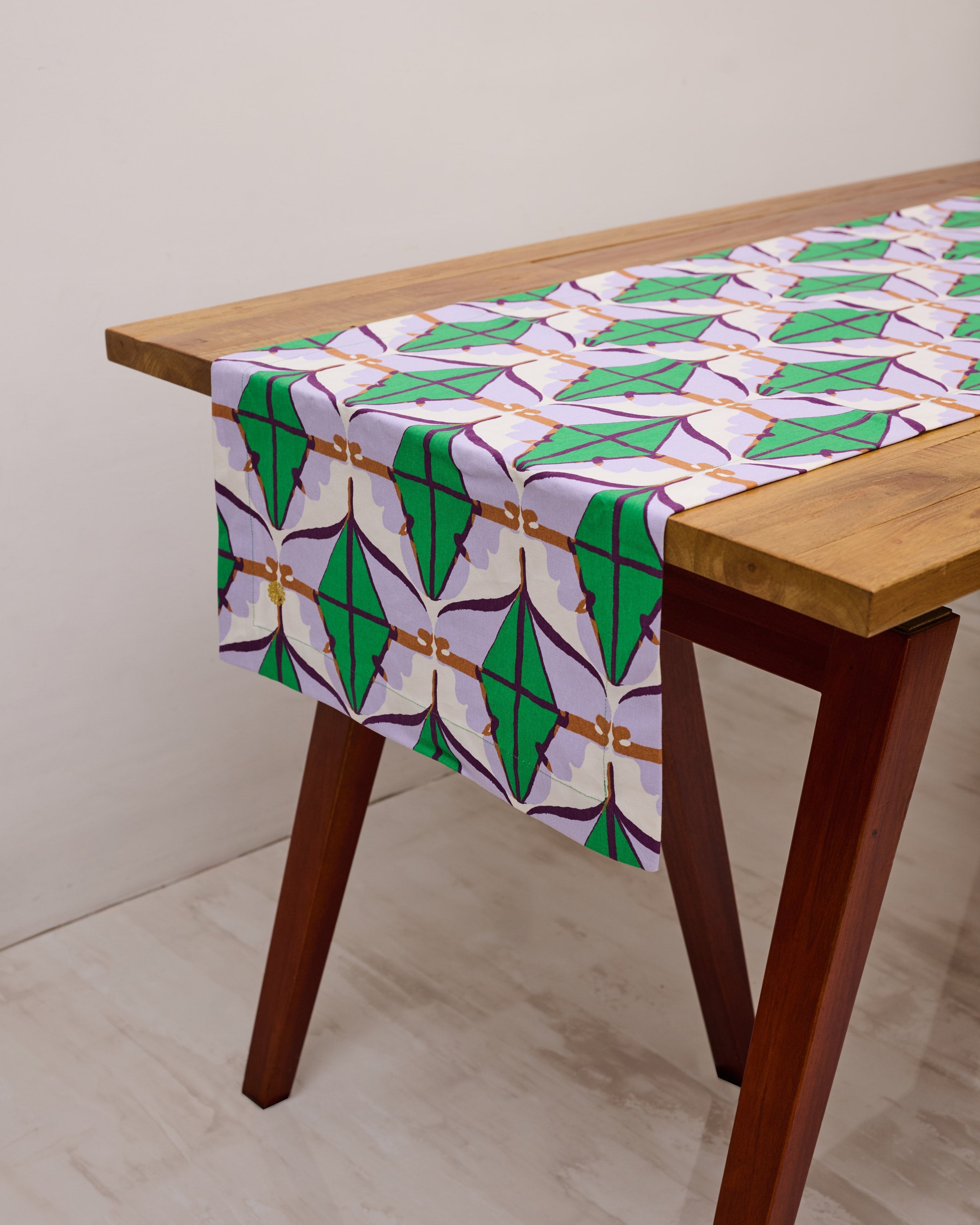 Table Runner - Diamond Lilac