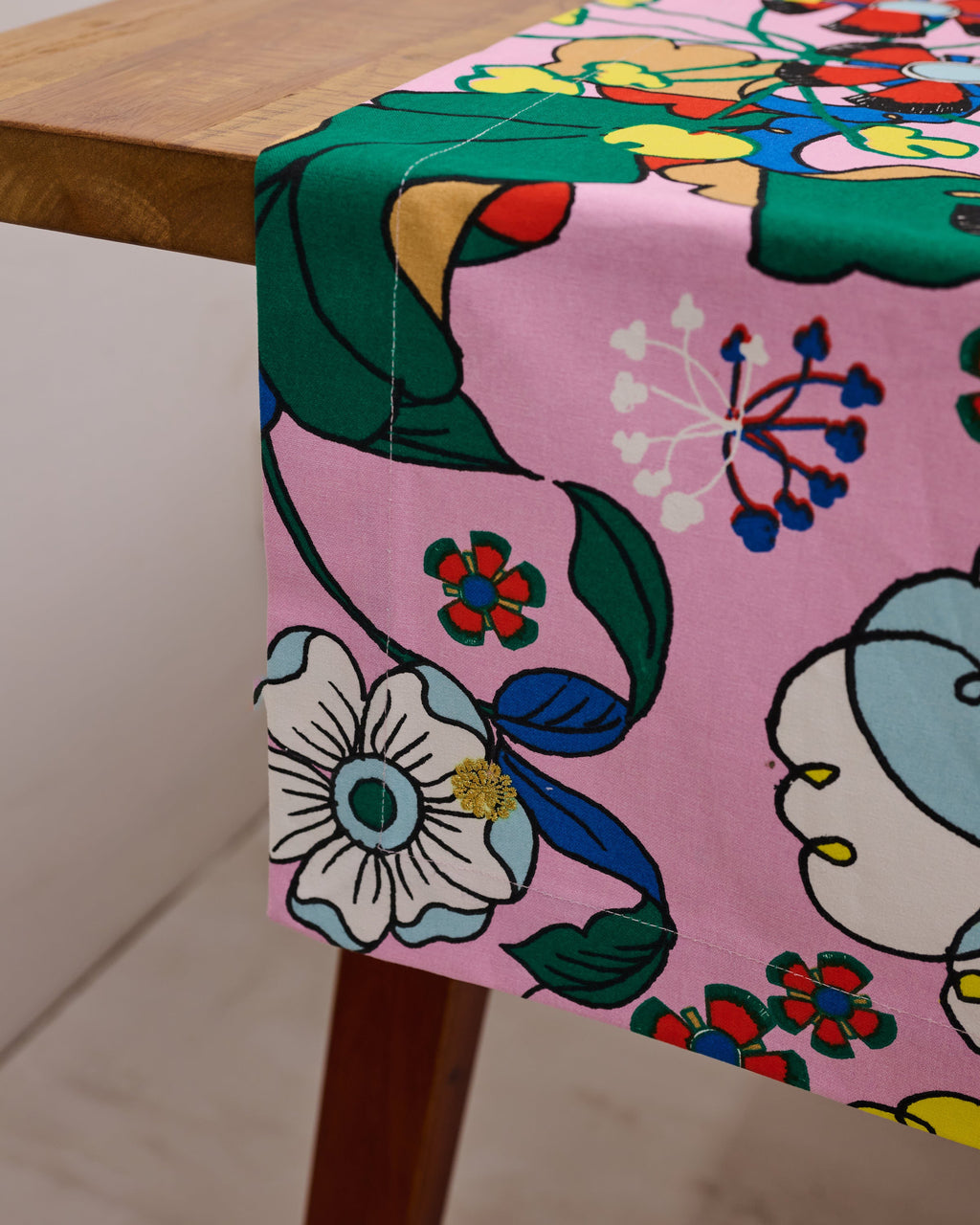 Table Runner - Bunga Raya Pink