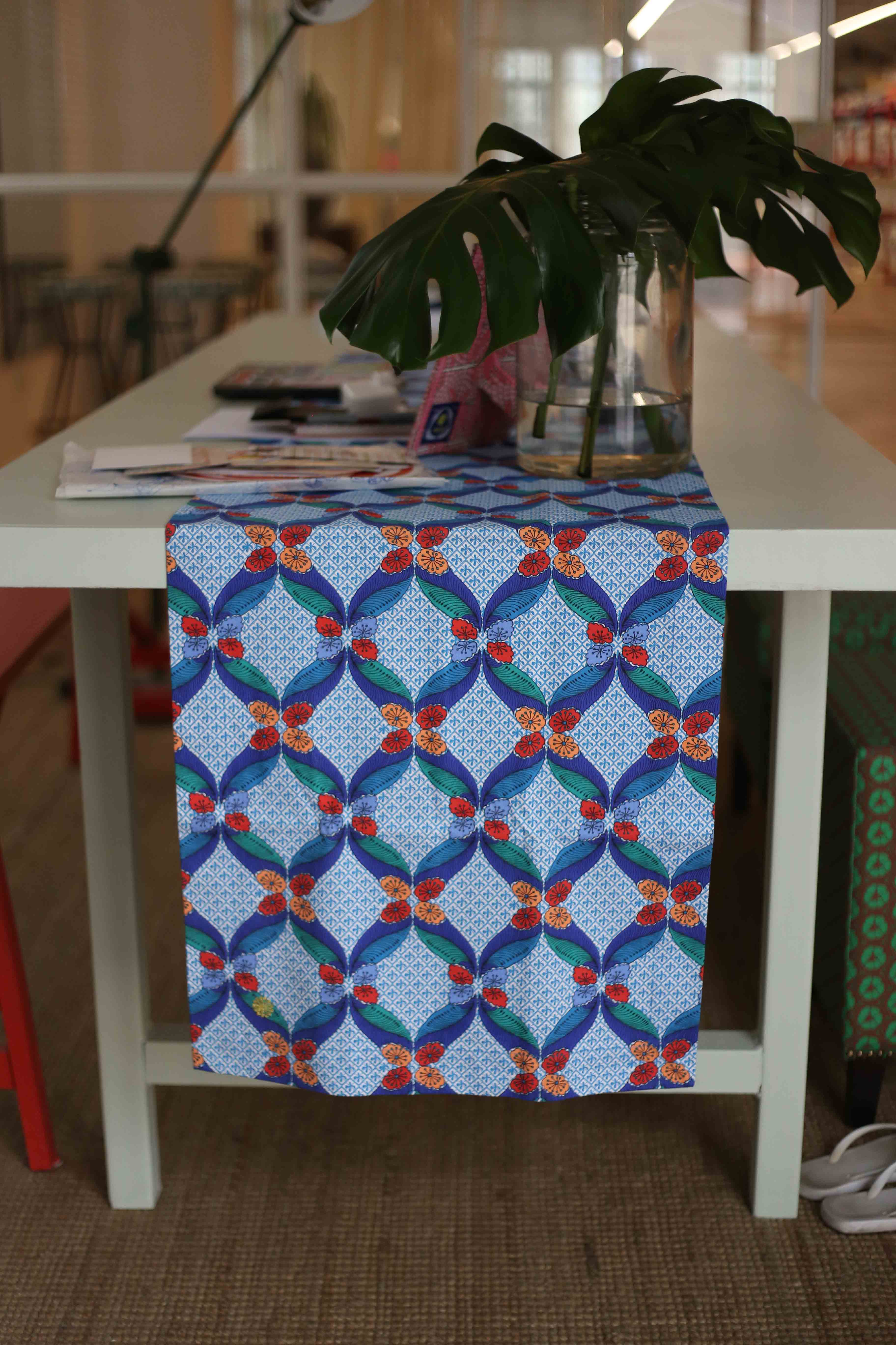 Table Runner - Seal The Deal Blue