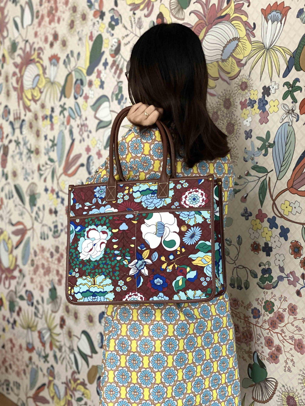 Large Farah (Leather) - Mandi Bunga Chocolate