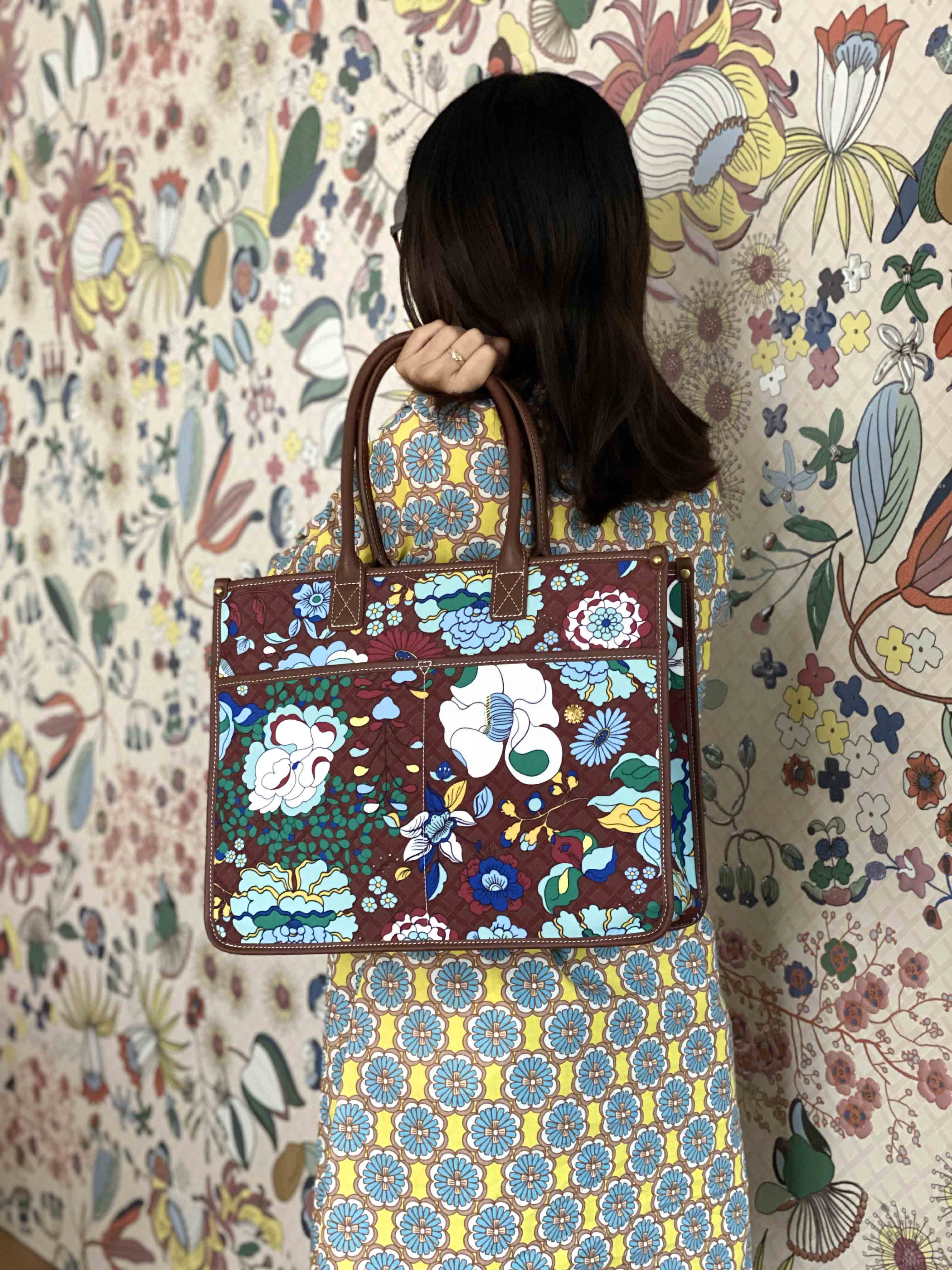 Large Farah (Leather) - Mandi Bunga Chocolate