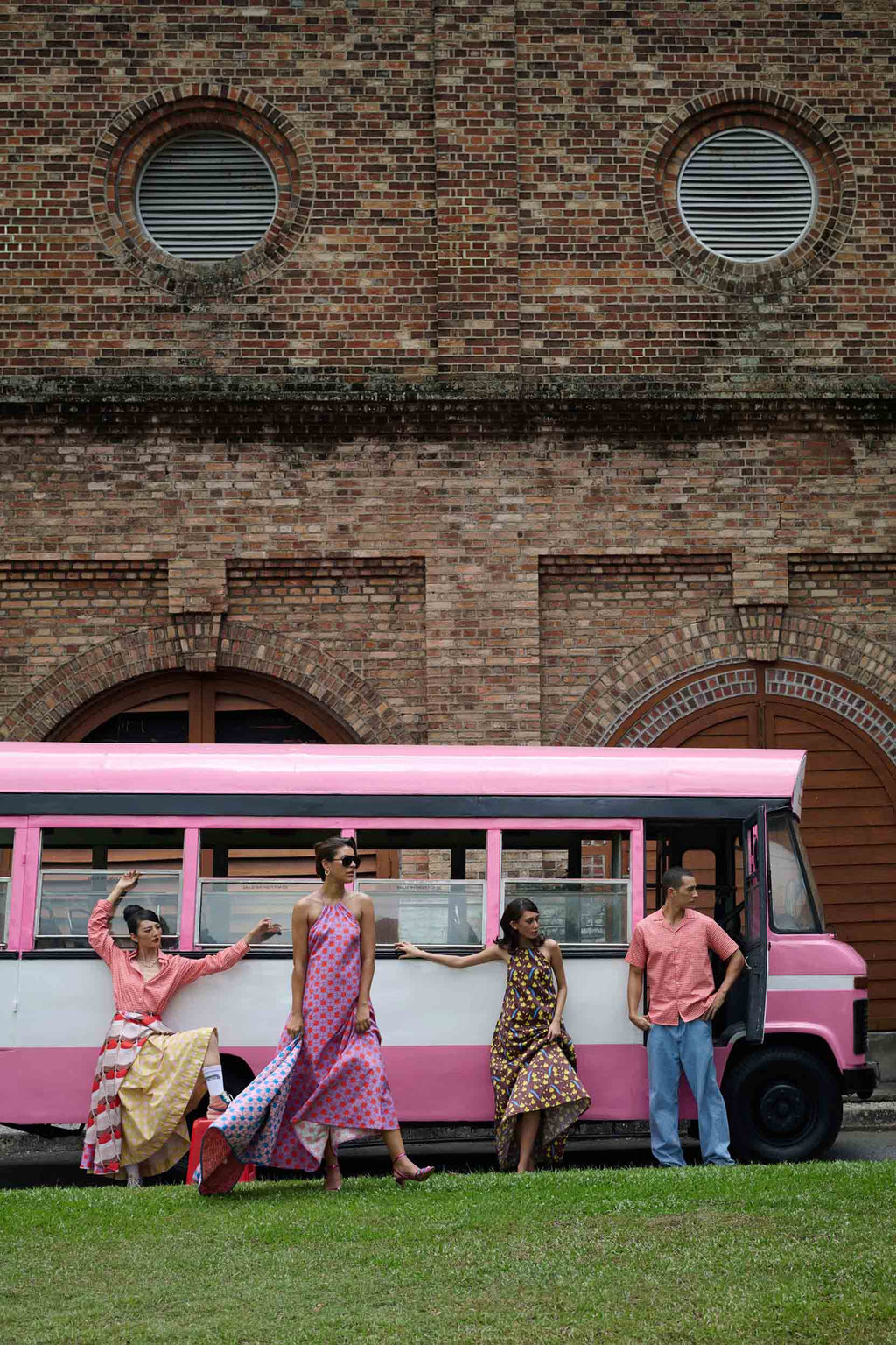 Halt Dress - Dancing Lady Chocolate