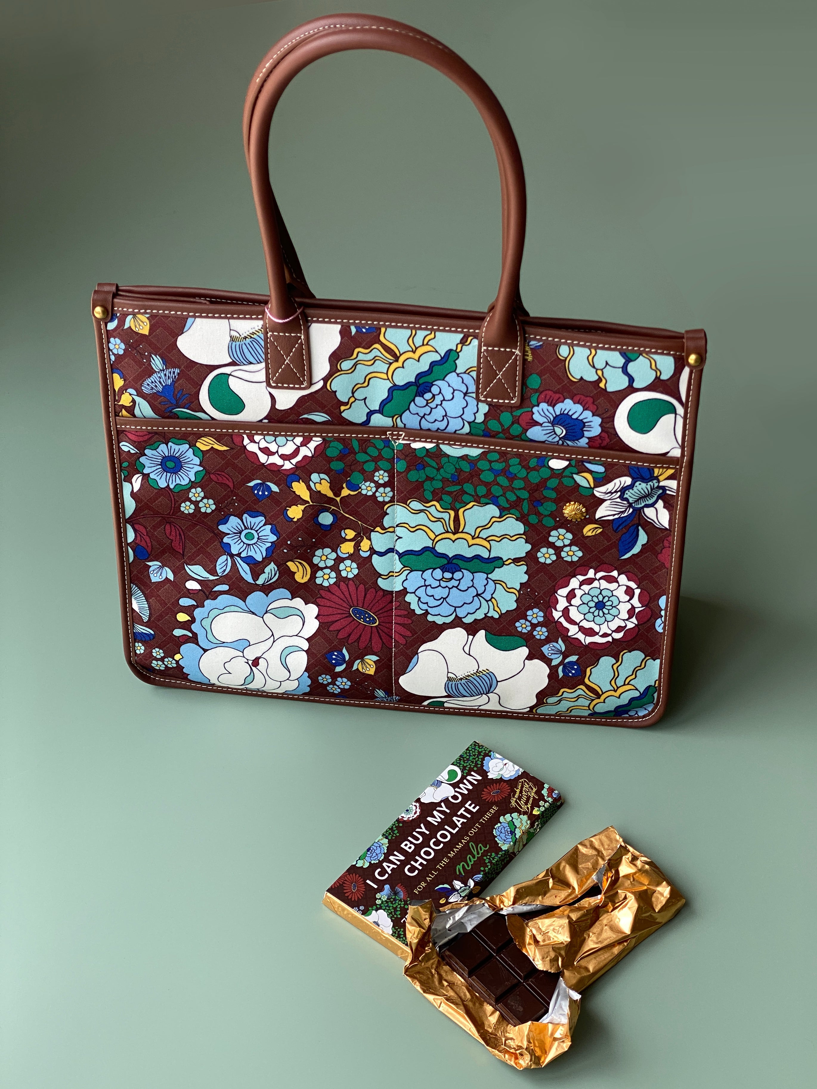 Large Farah (Leather) - Mandi Bunga Chocolate